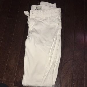 White Abercrombie & Fitch jeans